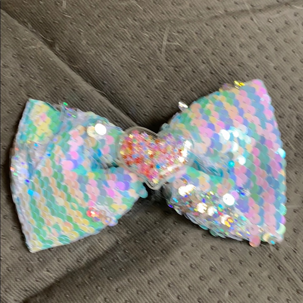 Reversible  Sequin bow on a clip new NWT
